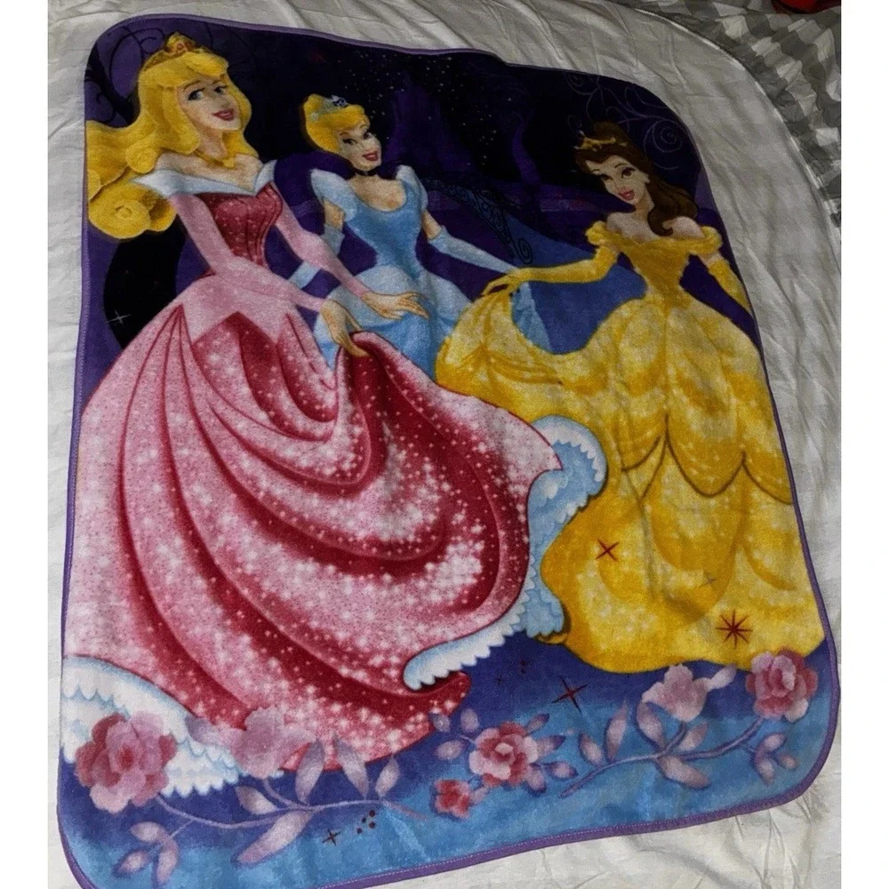 Disney Princess Fleece Throw Blanket Aurora Belle Cinderella 2011 Purple HTF